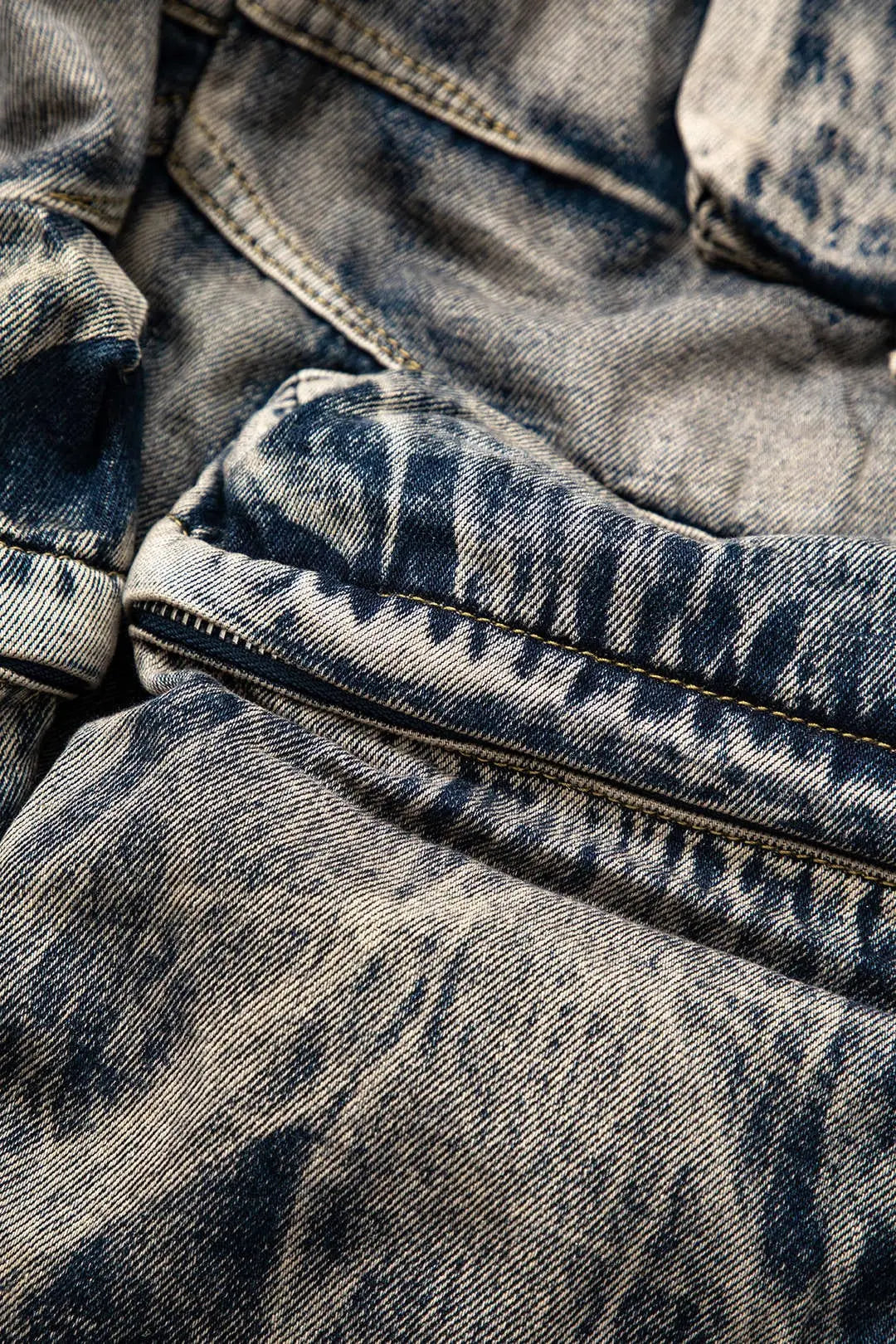 Oversized Cargo Jeans with Multi-Pocket Design