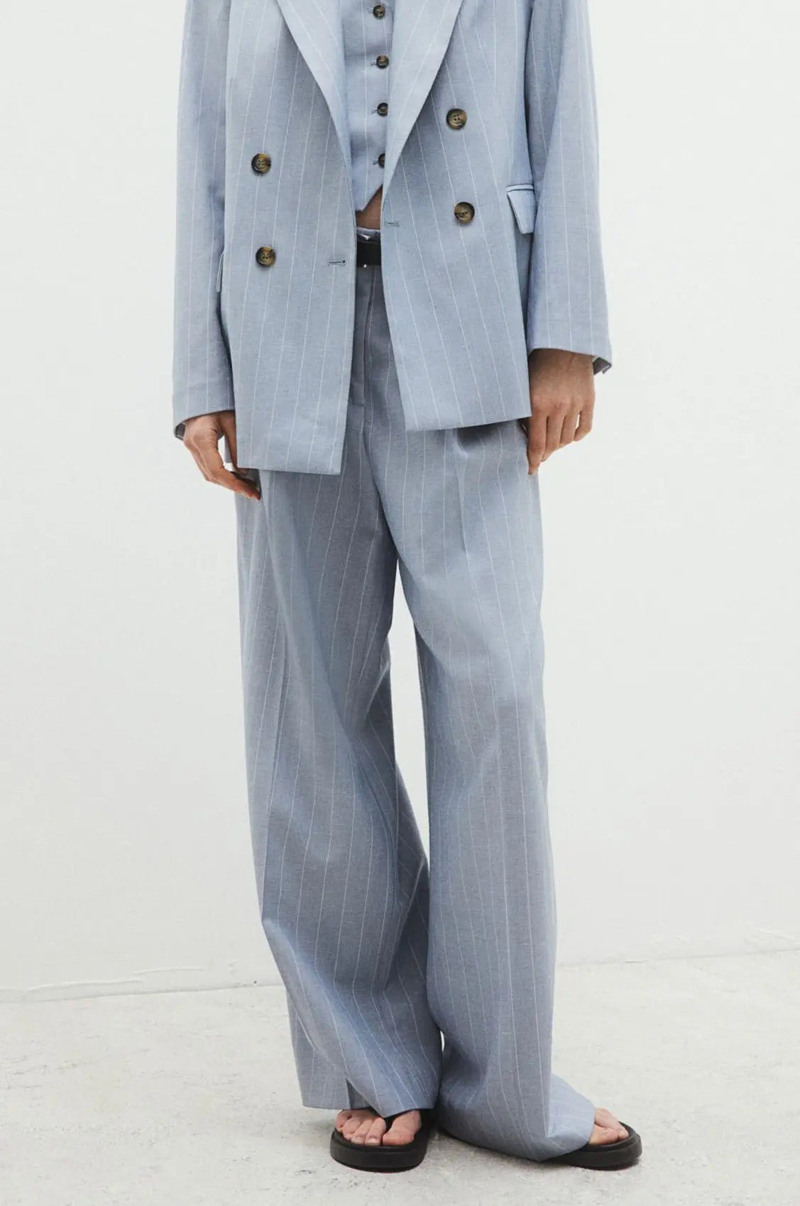 Wide-Leg Linen Pants