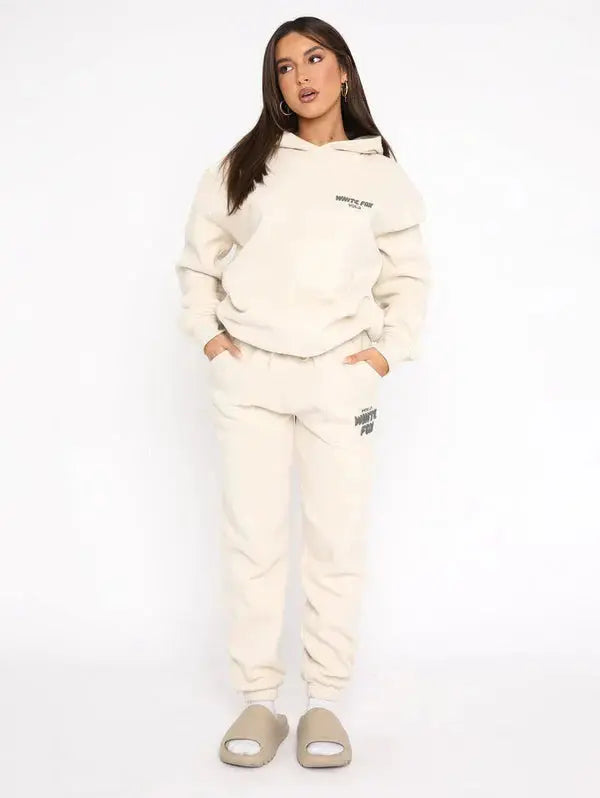 Comfortable Tracksuit for Sports and Leisure
