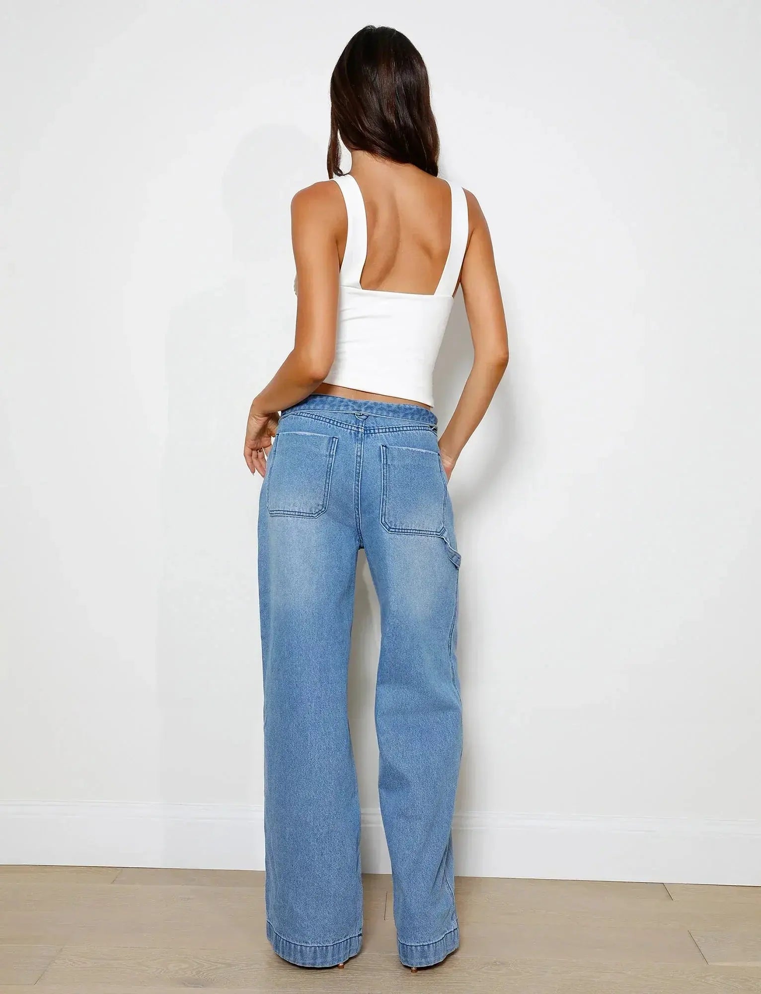 Wide-Leg jeans with Utility-Inspired Details