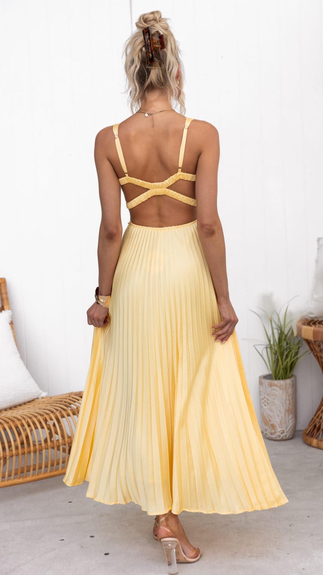 Elegant Yellow Pleated Midi Dress for Women – Summer V-Neck Flowing Dress
