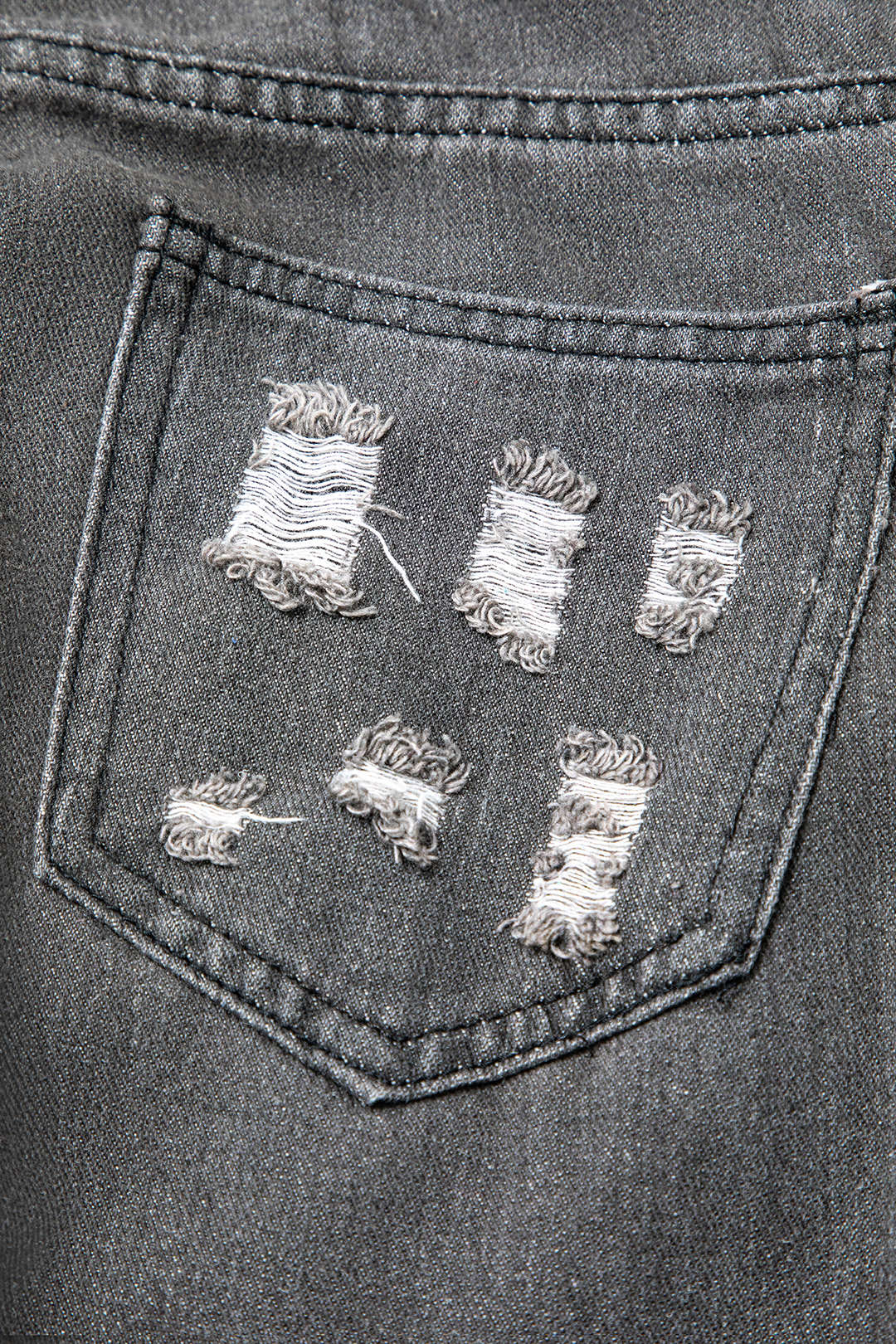Ripped Fringe Denim– High-Waisted Streetwear