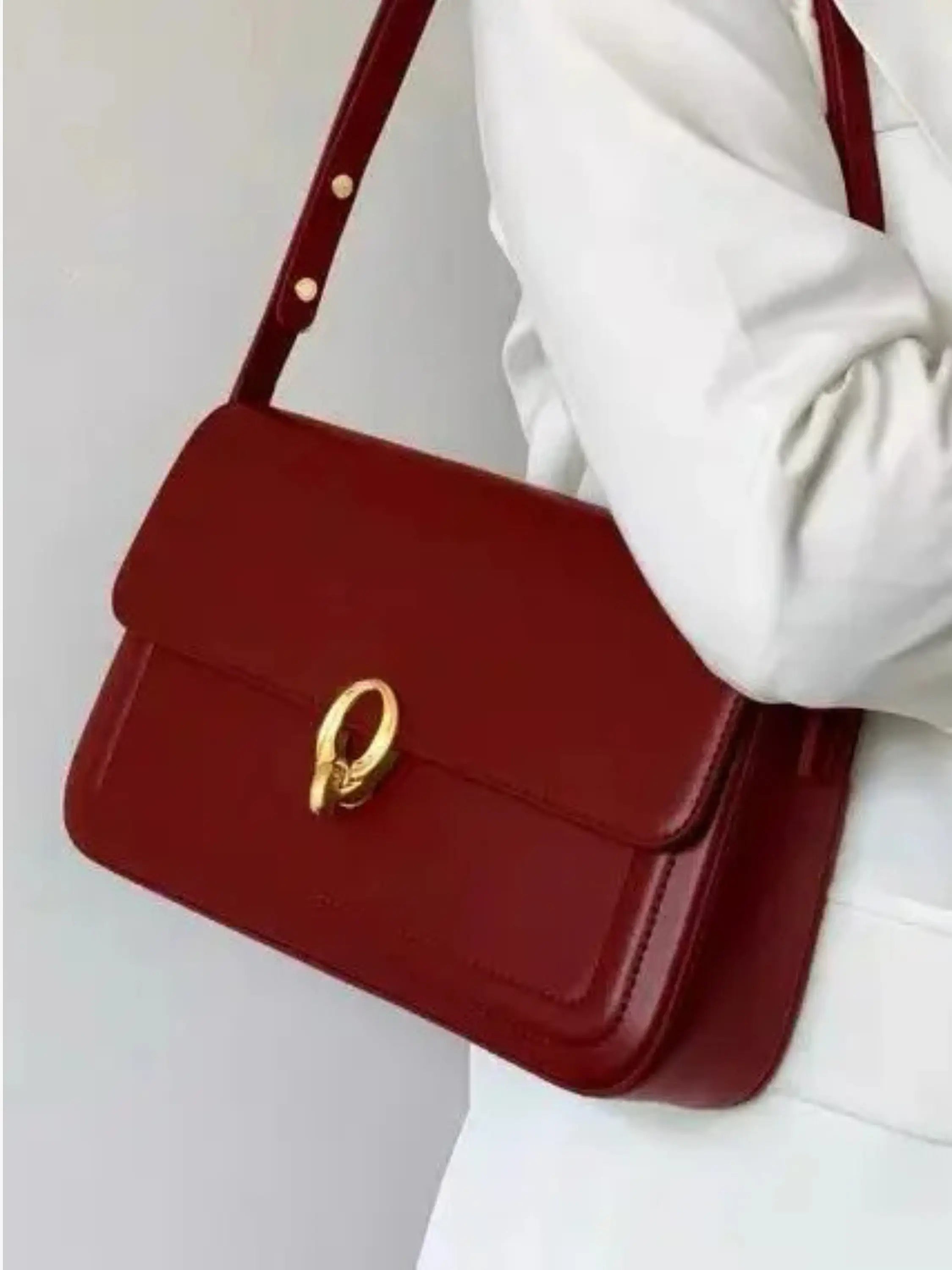 Elegant Buckle Shoulder Bag