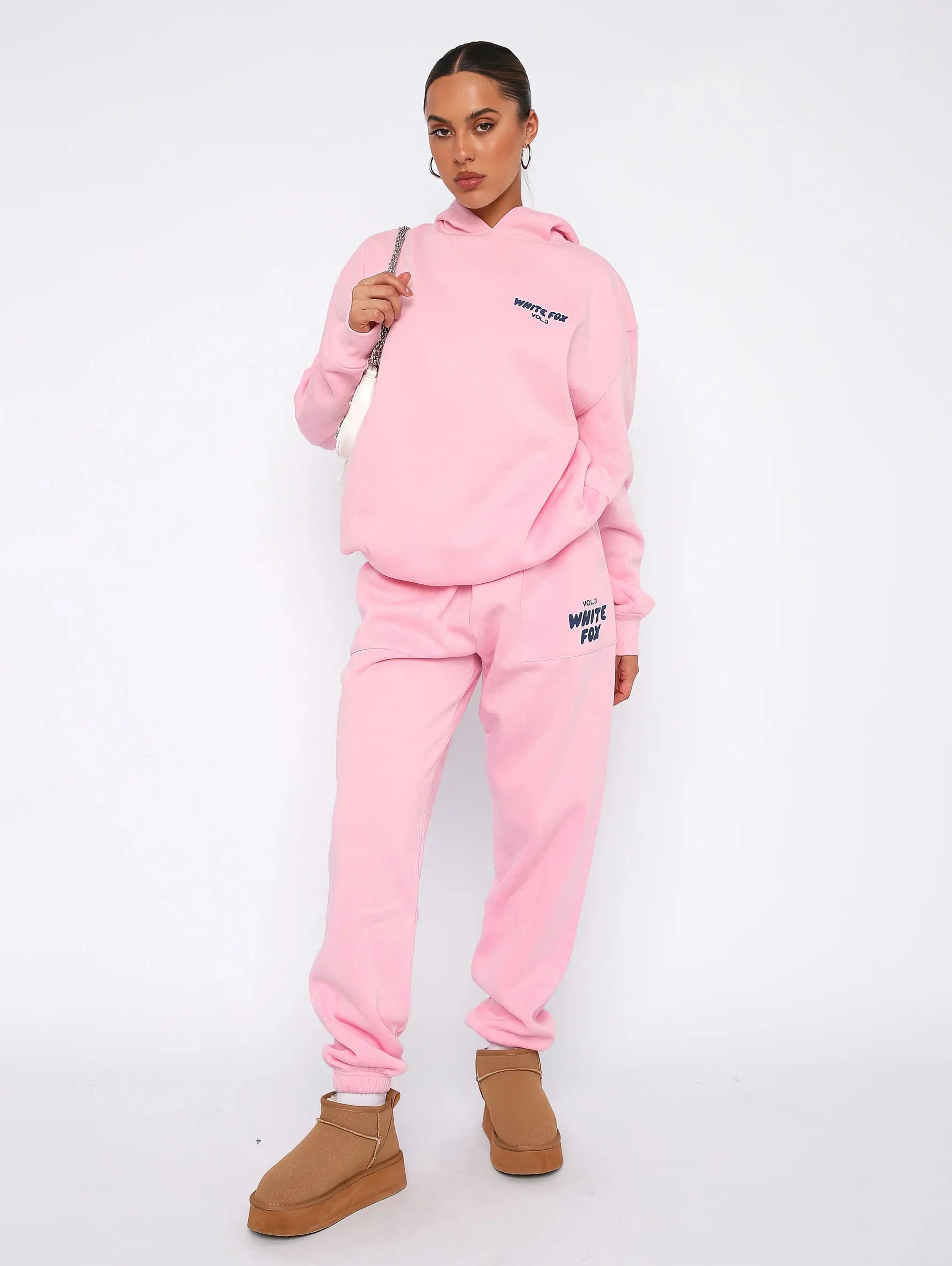 Comfortable Tracksuit for Sports and Leisure