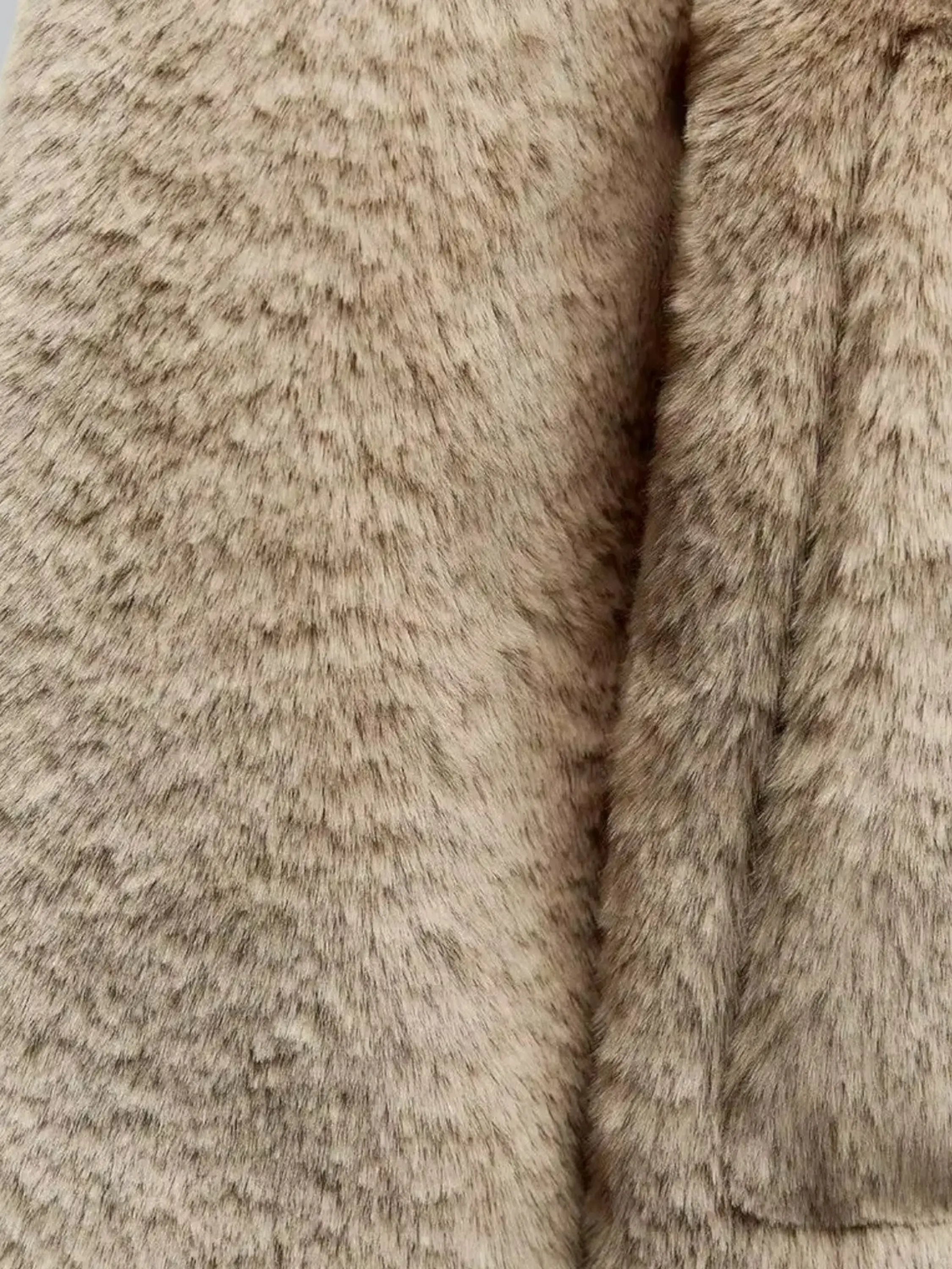 Oversized Faux Fur Coat with Timeless Elegance