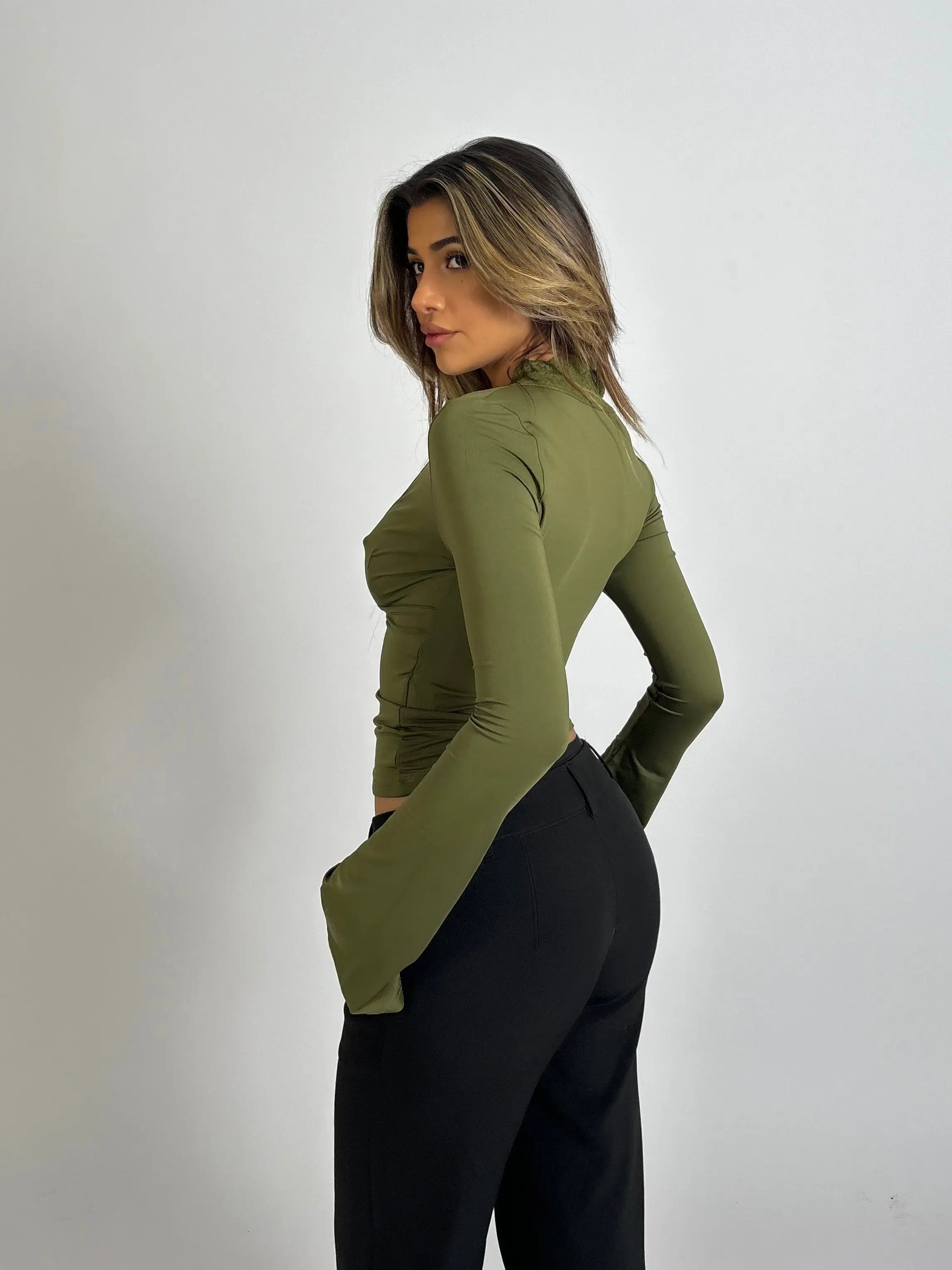 Long-Sleeve women's Lace Top - Feminine and Elegant