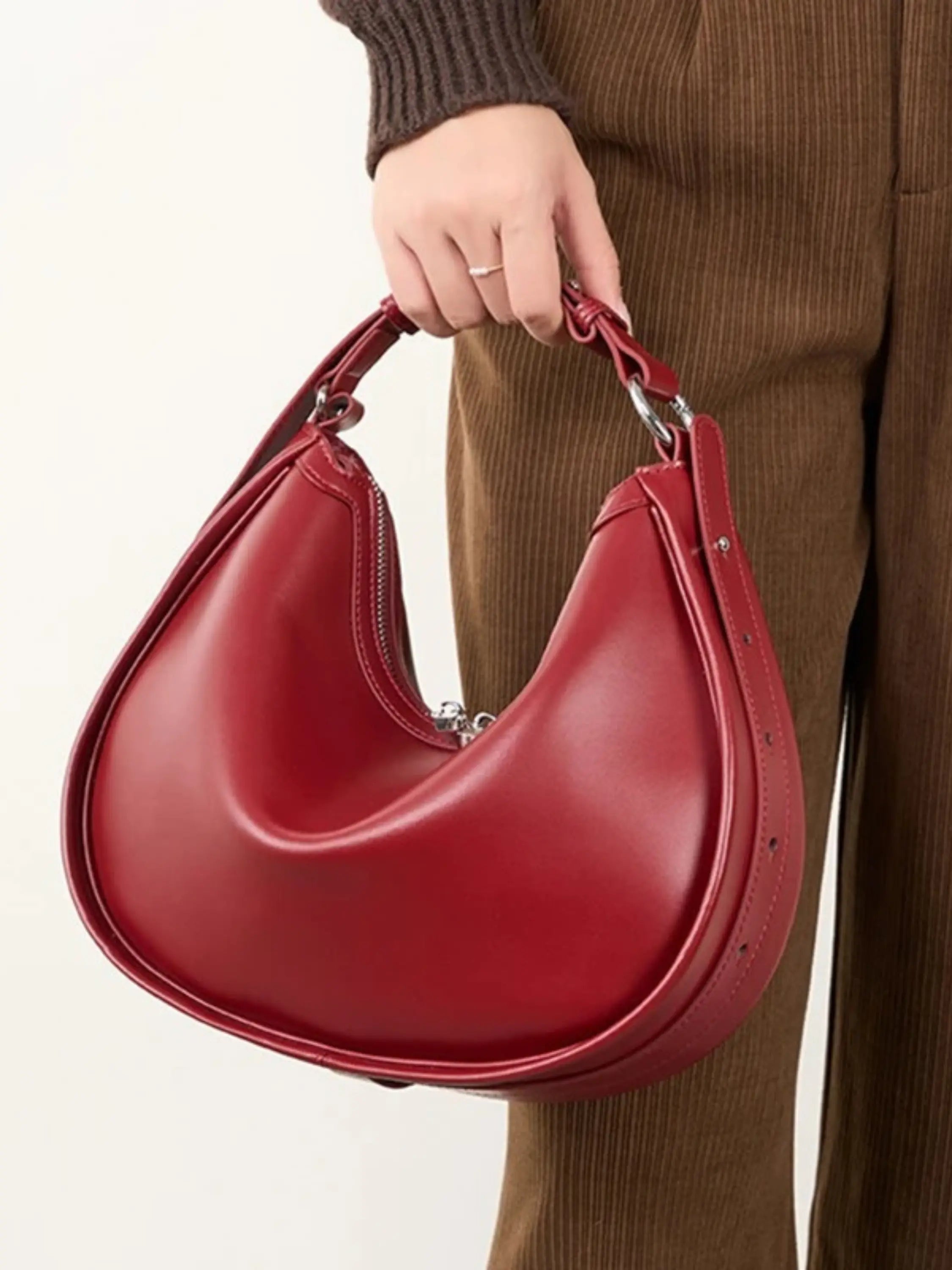 Chic Curved Shoulder Bag