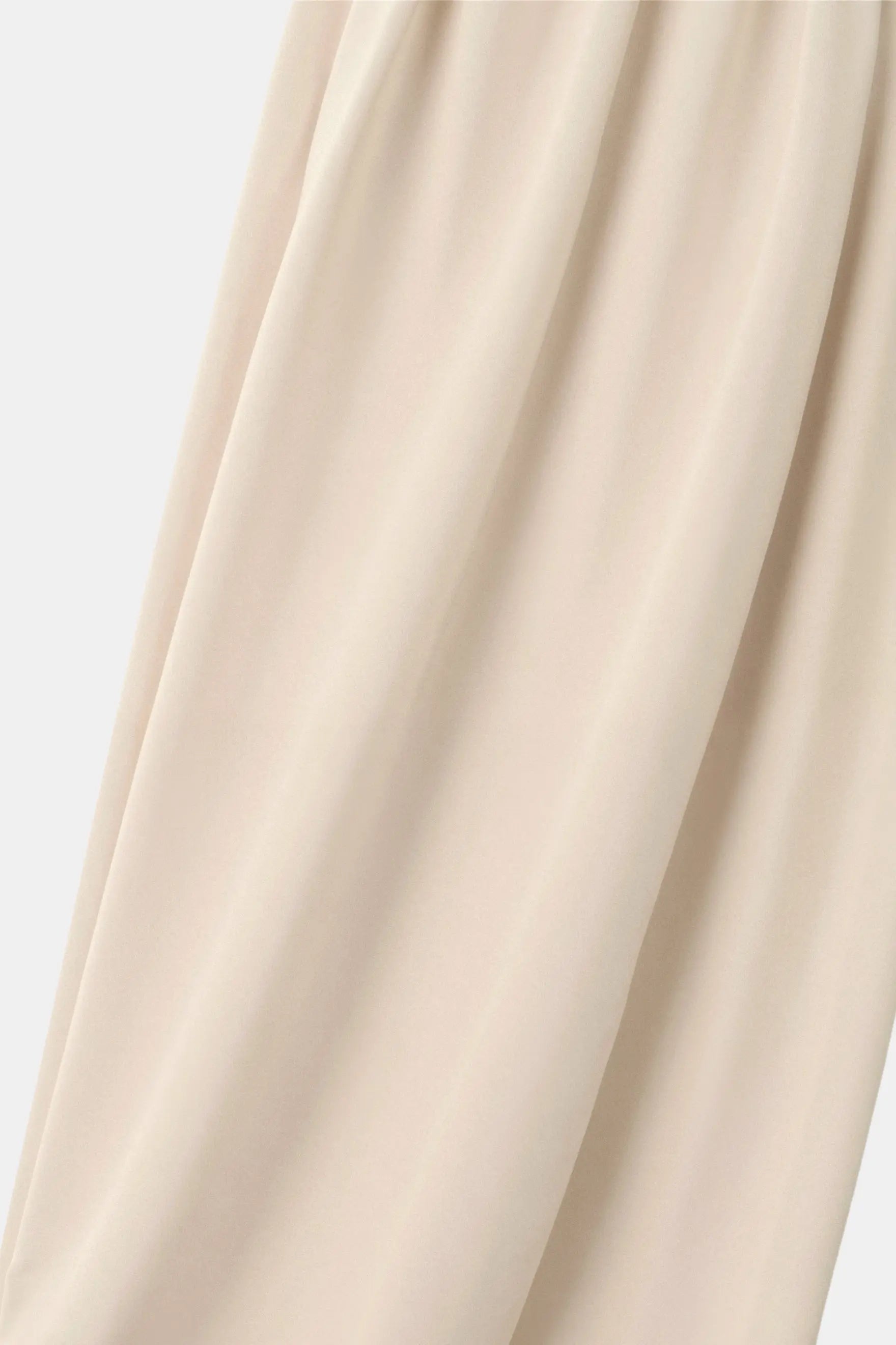 Elegant Tailored Pleat Trousers in Beige