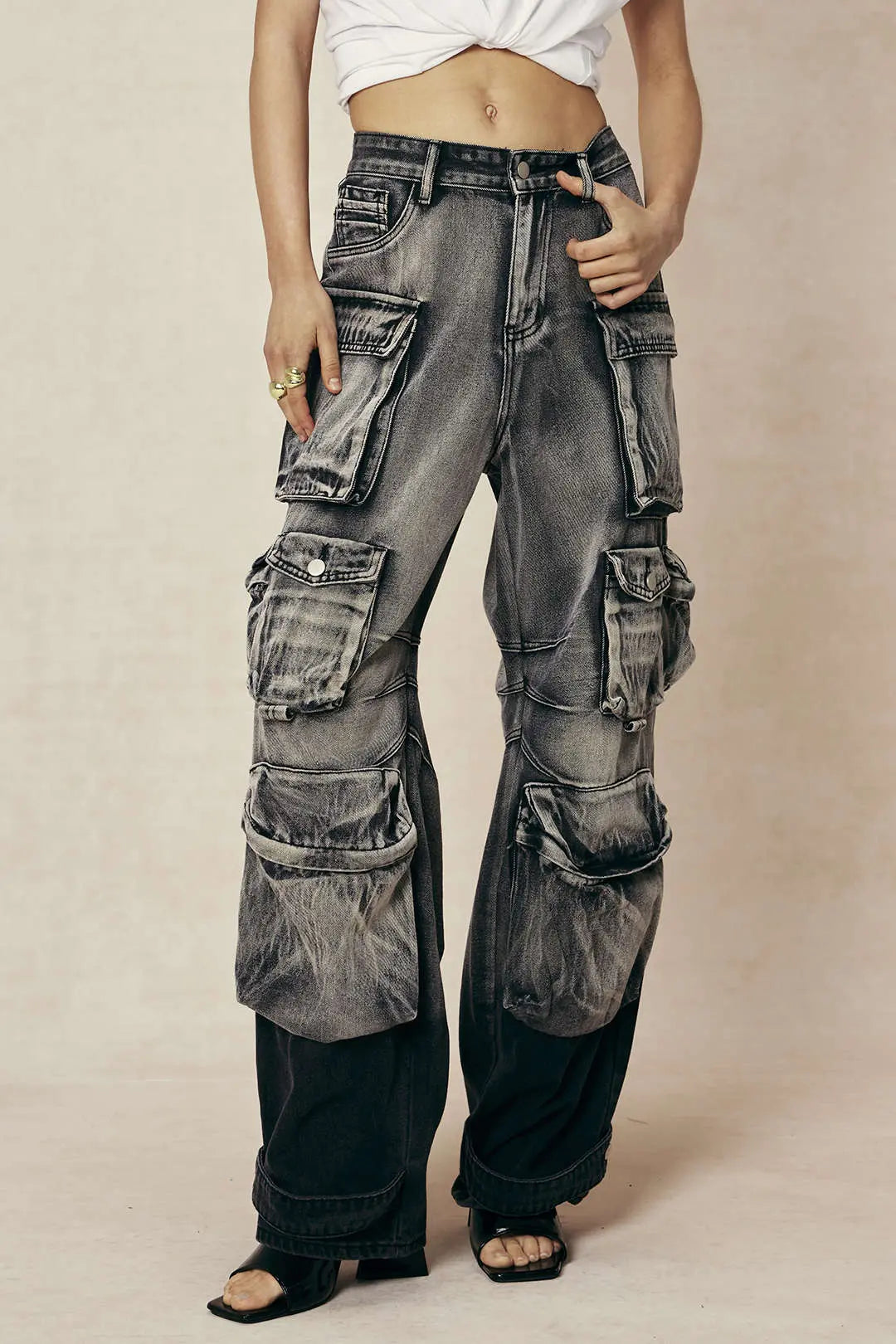 Oversized Cargo Jeans with Multi-Pocket Design