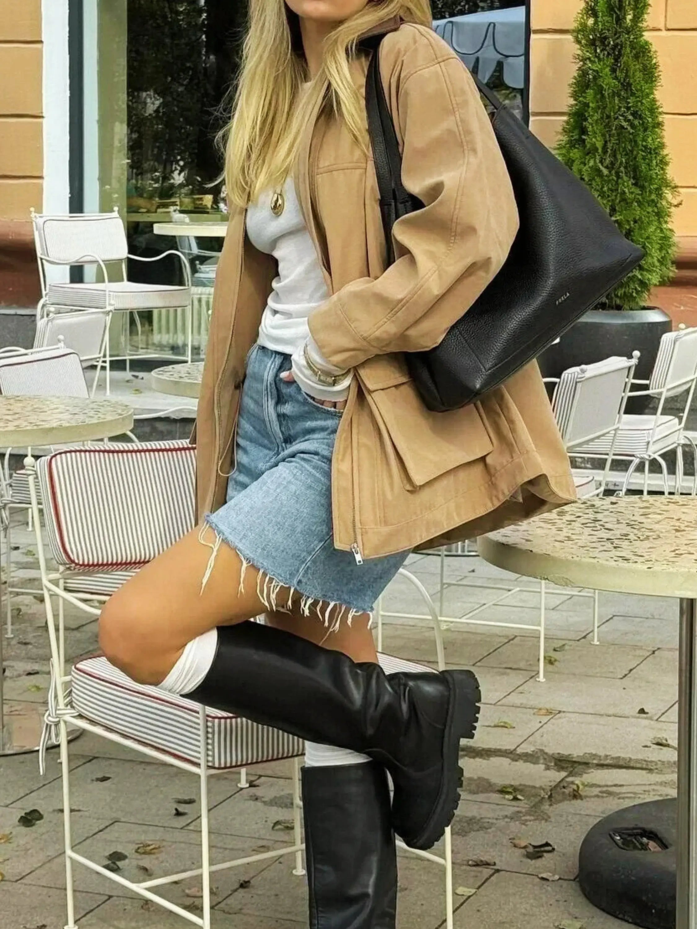 Women's Casual Long Coat with Contrast Collar and Utility Pockets