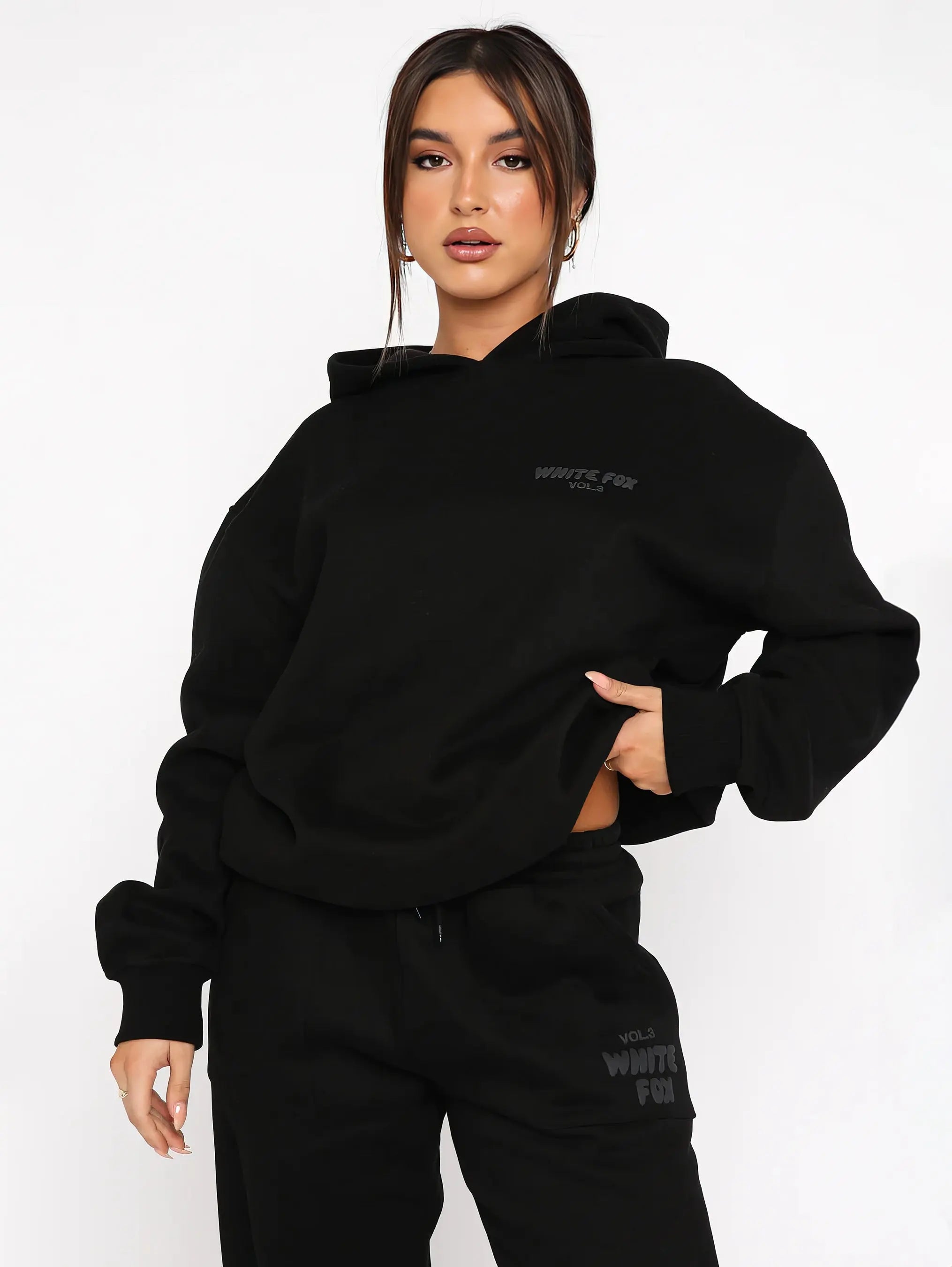 Comfortable Tracksuit for Sports and Leisure