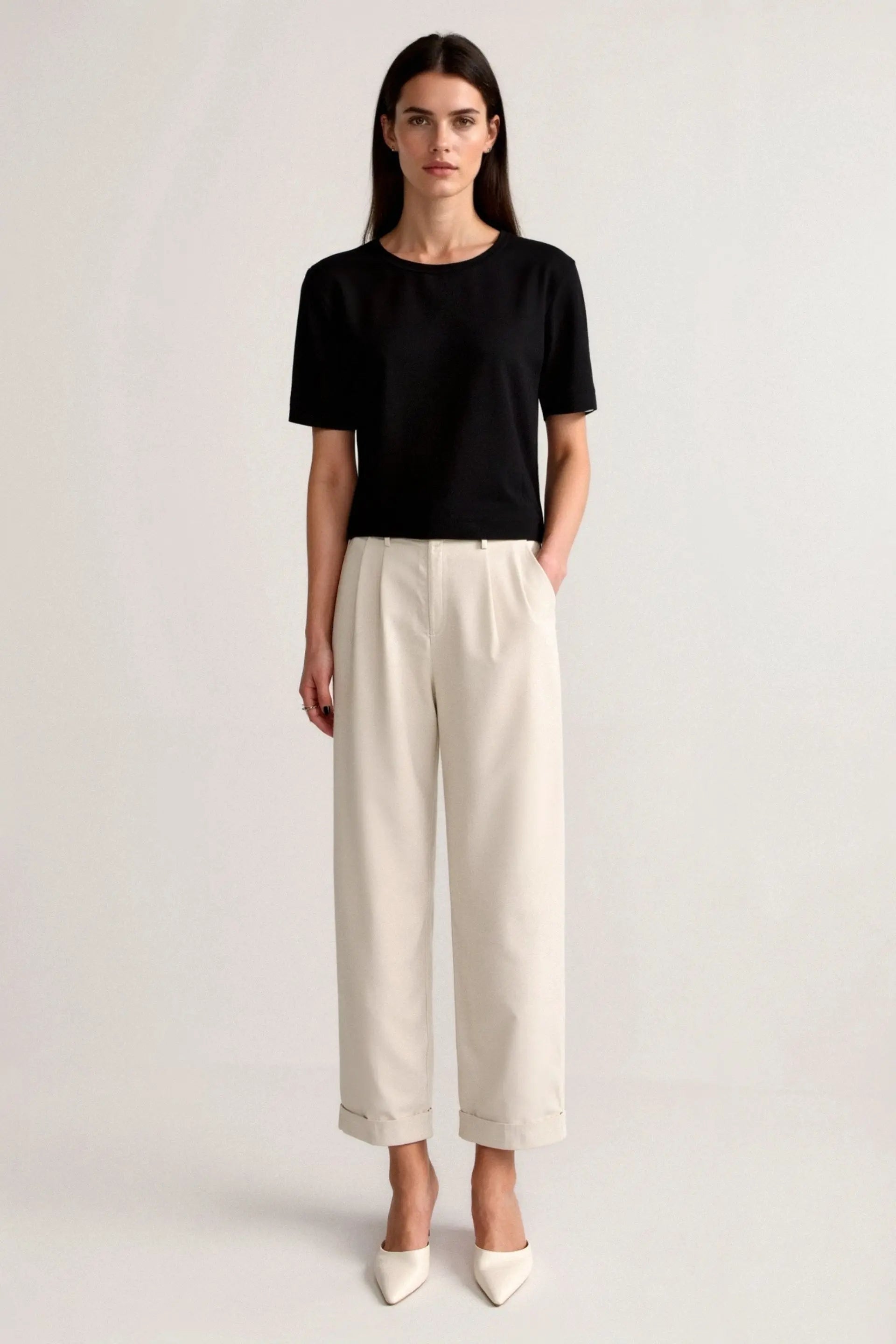 Tailored Cropped Trousers in Soft Beige