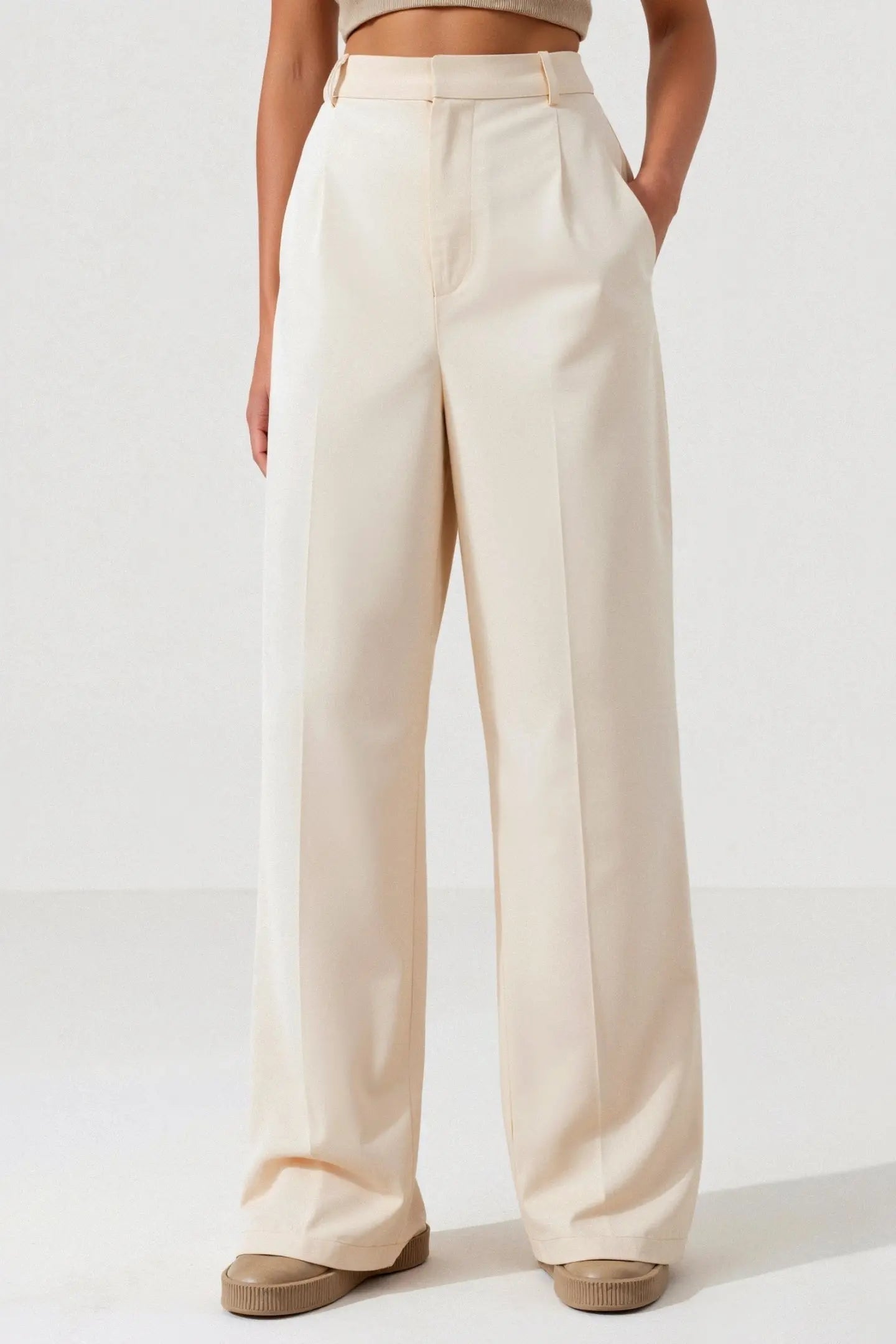 Wide-Leg Pleated Trousers in Off-White