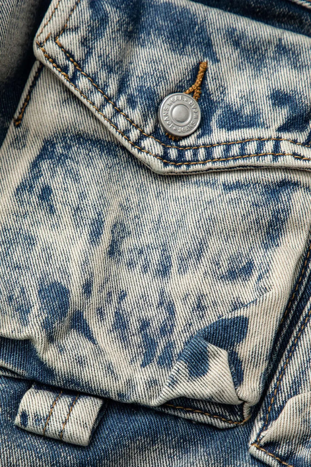 Oversized Cargo Jeans with Multi-Pocket Design