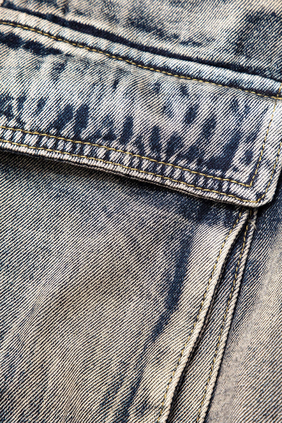 Oversized Cargo Jeans with Multi-Pocket Design