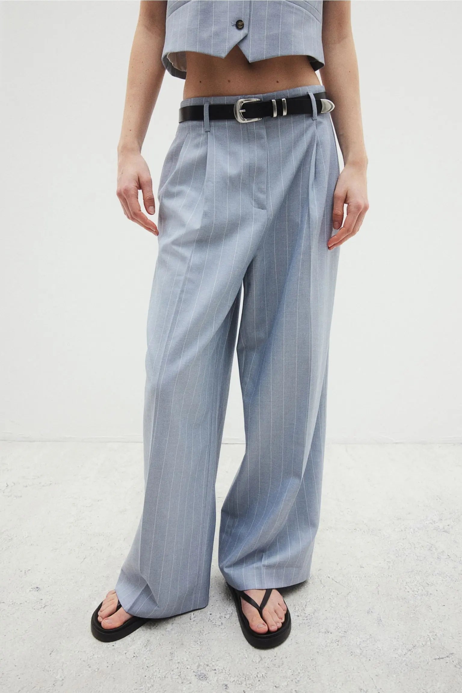 Wide-Leg Linen Pants
