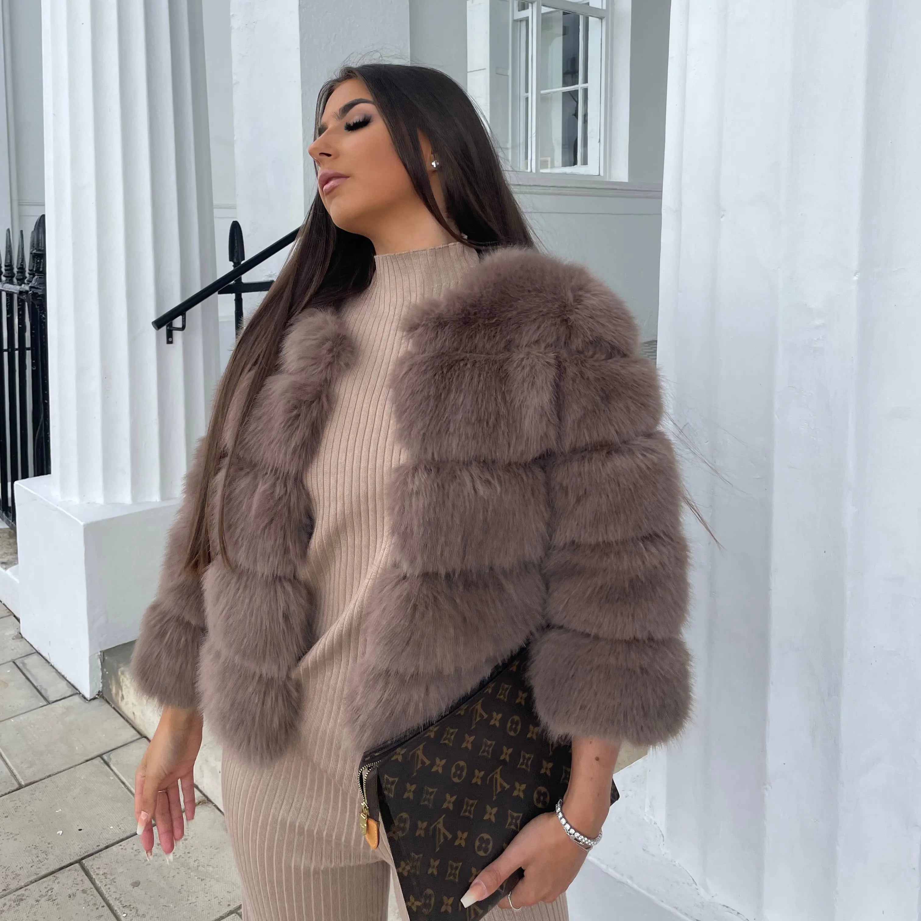 Women’s Faux Fur Jacket – Luxury Winter Coat Thick & Warm