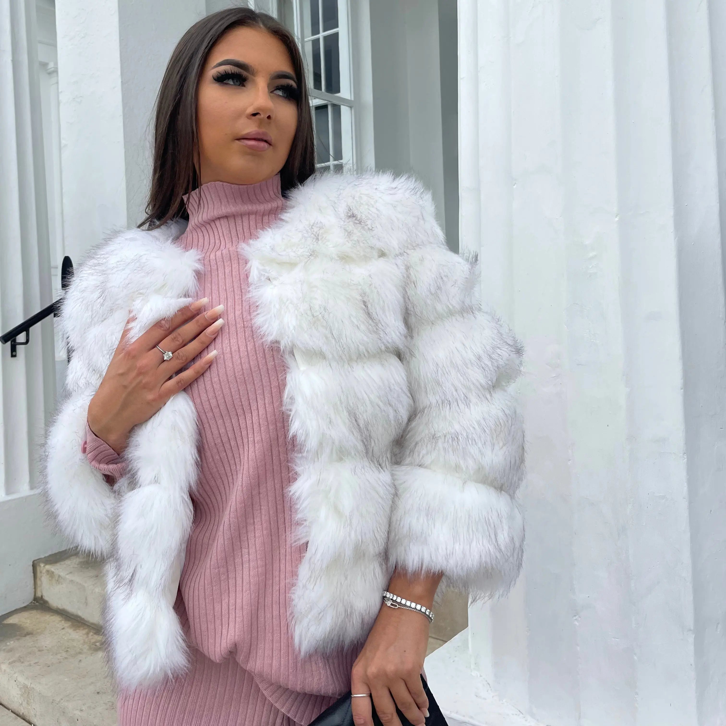 Women’s Faux Fur Jacket – Luxury Winter Coat Thick & Warm