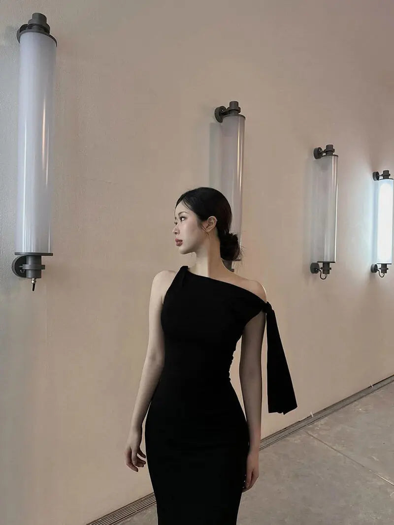 Asymmetrical Knotted Shoulder Maxi Dress