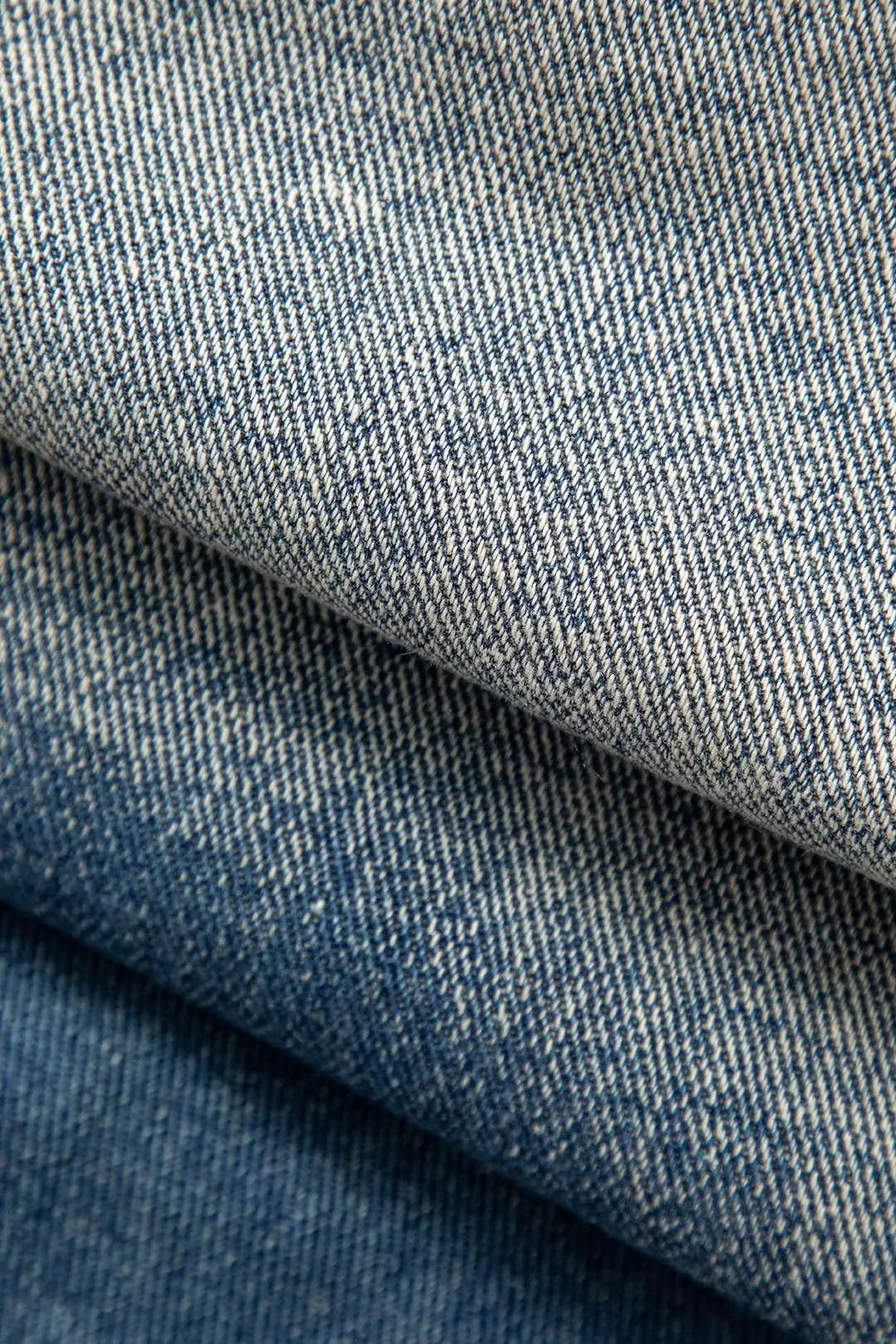 Oversized Cargo Jeans with Multi-Pocket Design