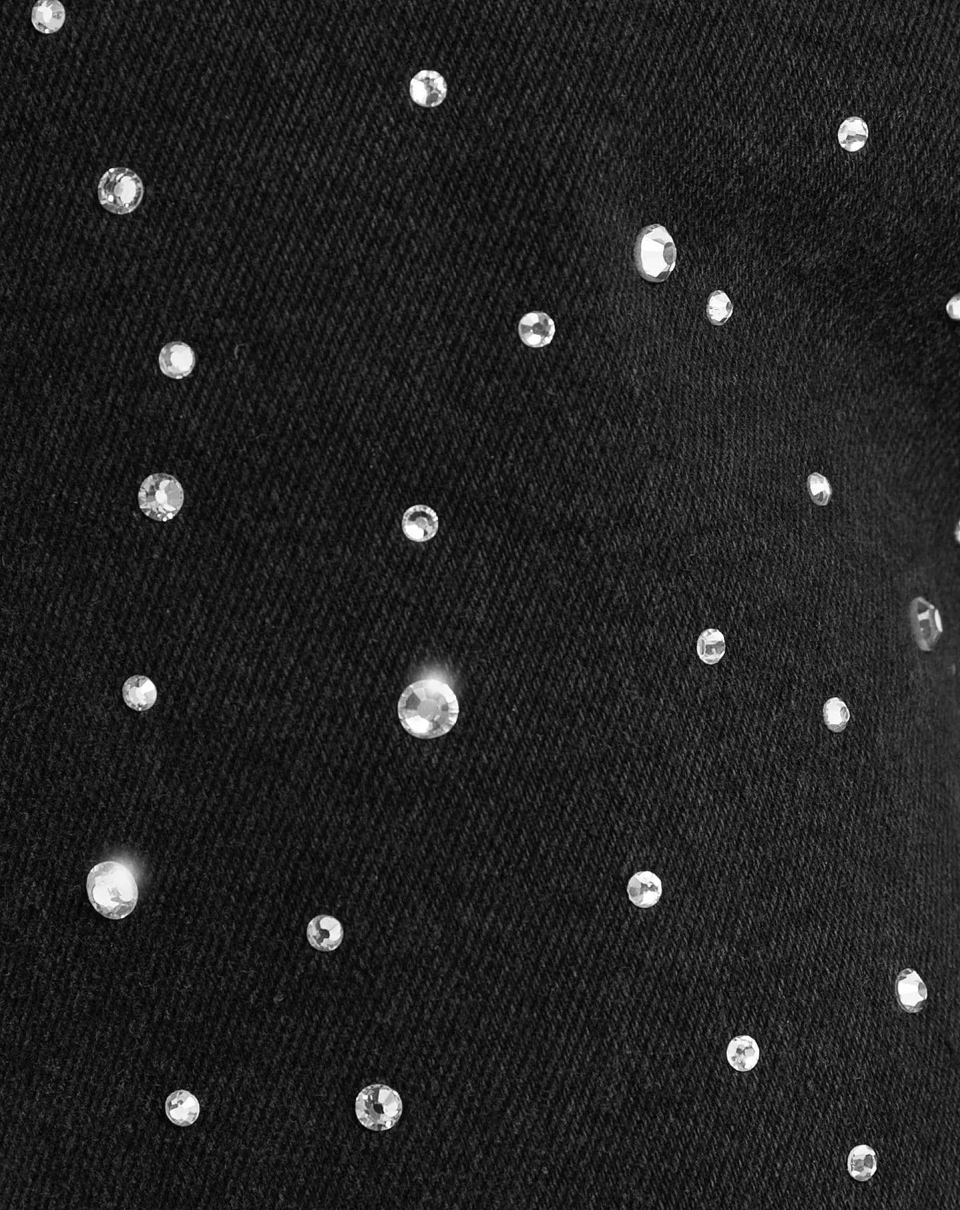 High-Waisted Embellished Denim Jeans - Trendy and Chic